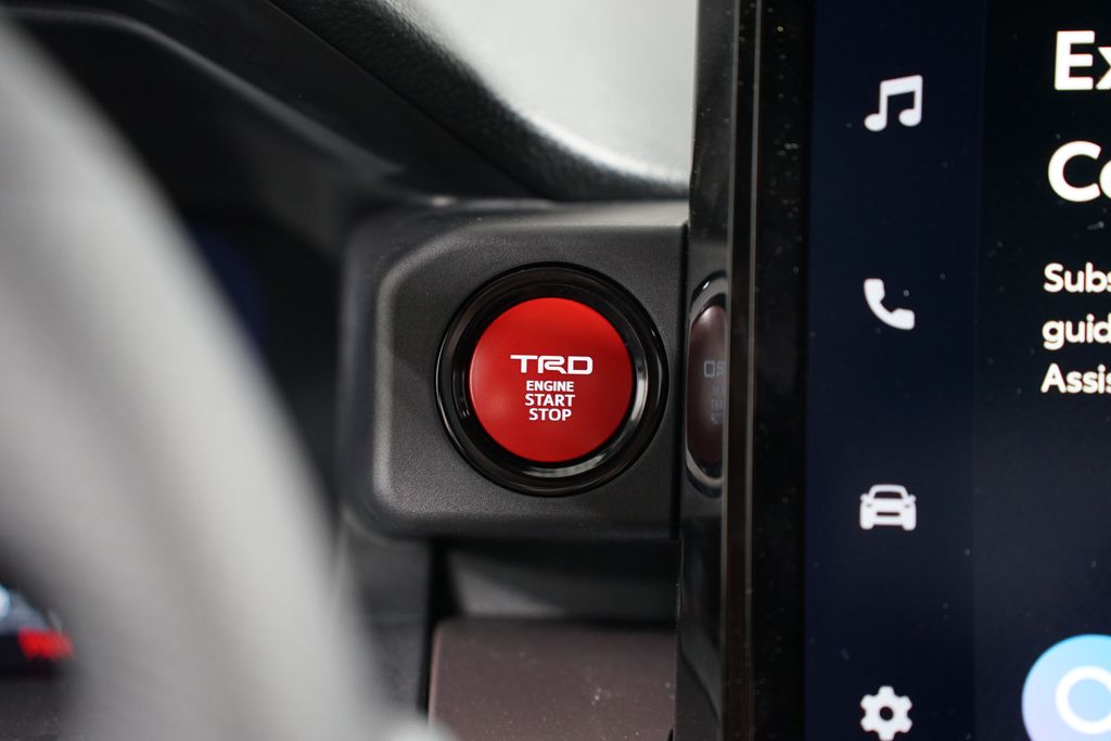2025 Toyota Tacoma TRD Off-Road 18