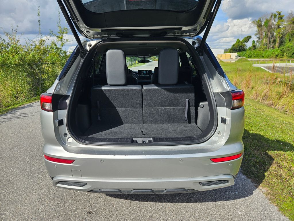 Thumbnail: 2024 Mitsubishi Outlander - 10