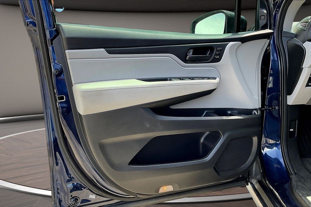 Used 2021 Honda Odyssey Van