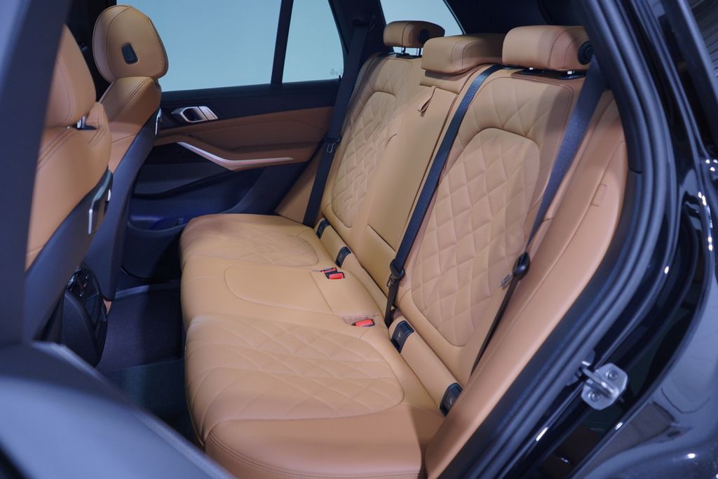 Thumbnail: 2026 BMW X5 - 10