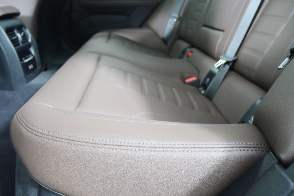 Thumbnail: 2025 BMW i4 - 15