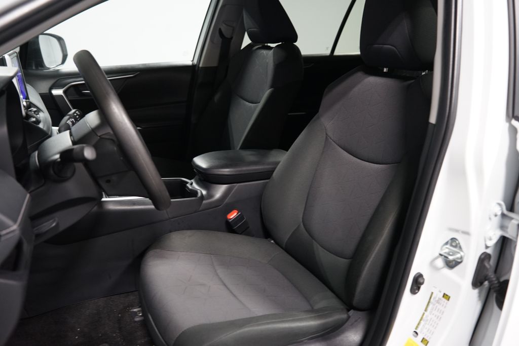 Thumbnail: 2024 Toyota RAV4 - 6