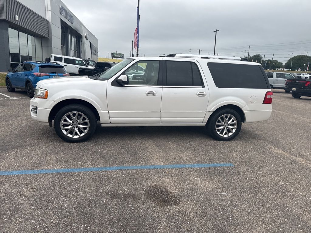 2017 White Platinum Metallic Tri-Coat Ford Expedition EL Limited RWD SUV