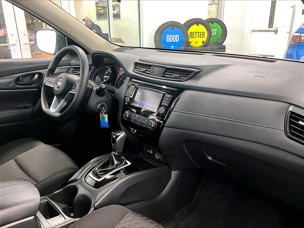 2019 Nissan Rogue — photo 14
