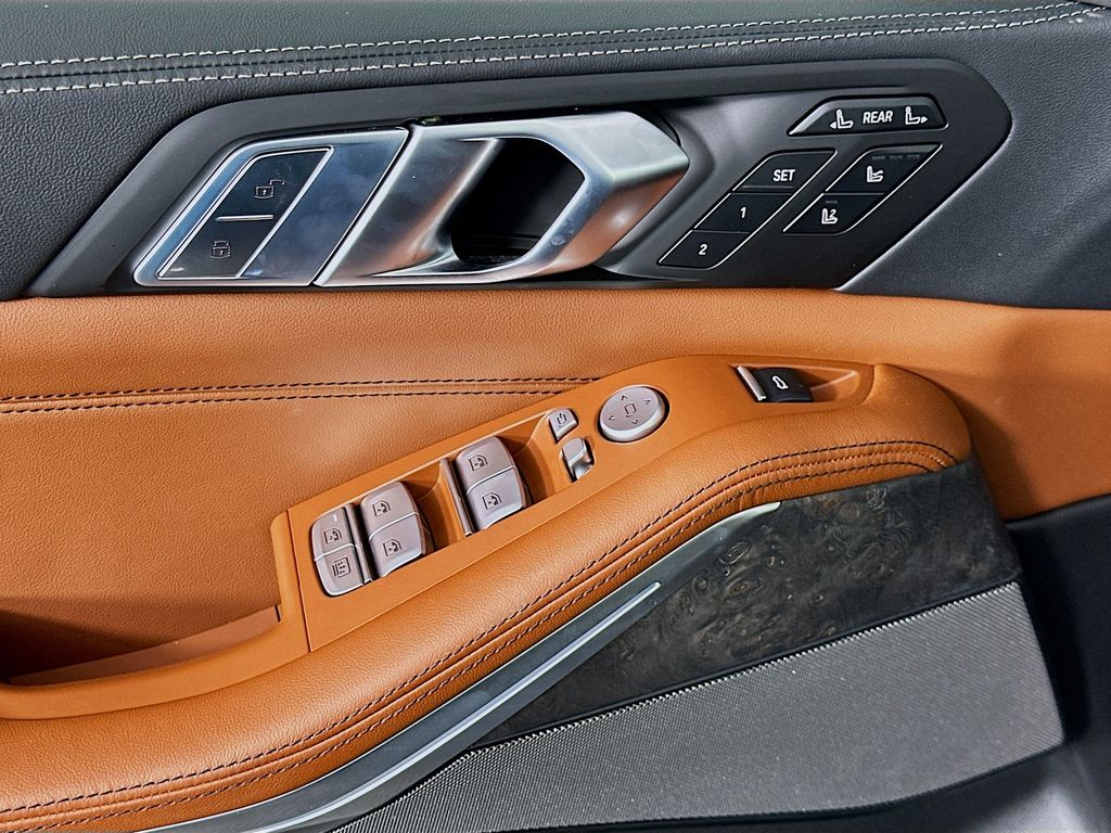 Thumbnail: 2026 BMW X7 - 20