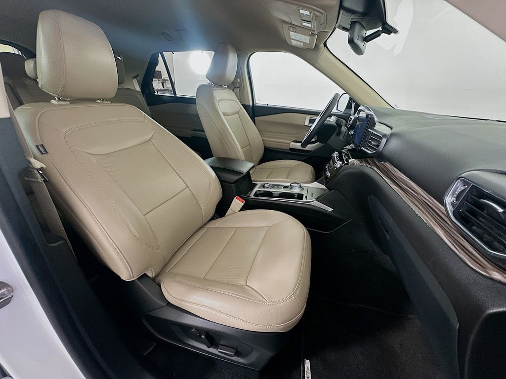 2023 Ford Explorer Limited 27