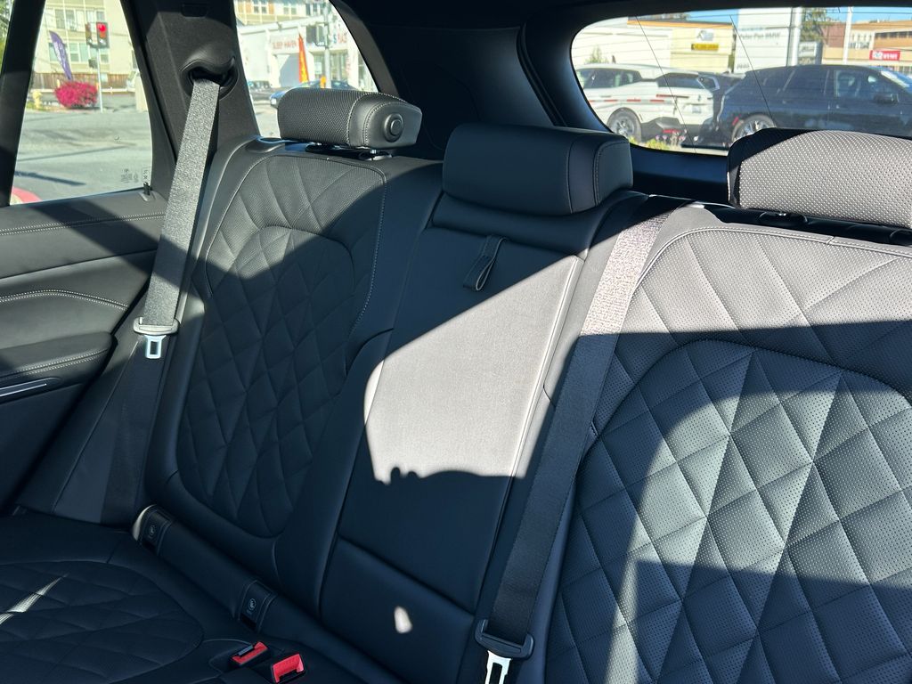 Thumbnail: 2026 BMW X5 - 32