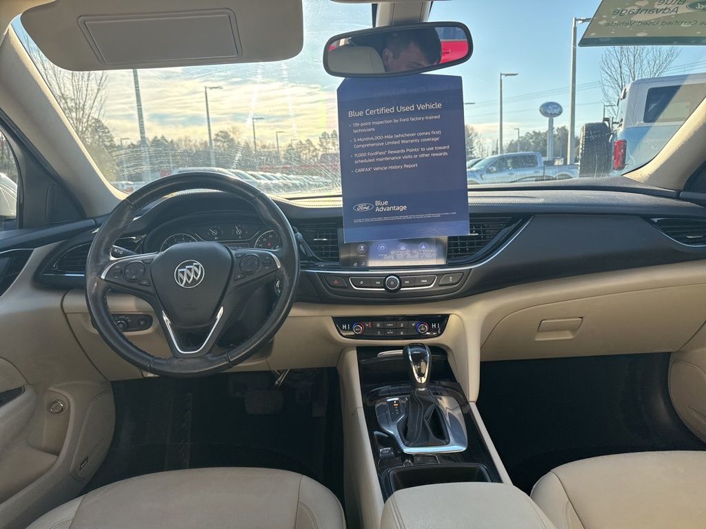 2019 Buick Regal TourX AWD Essence