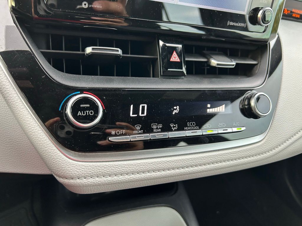 Thumbnail: 2021 Toyota Corolla - 24
