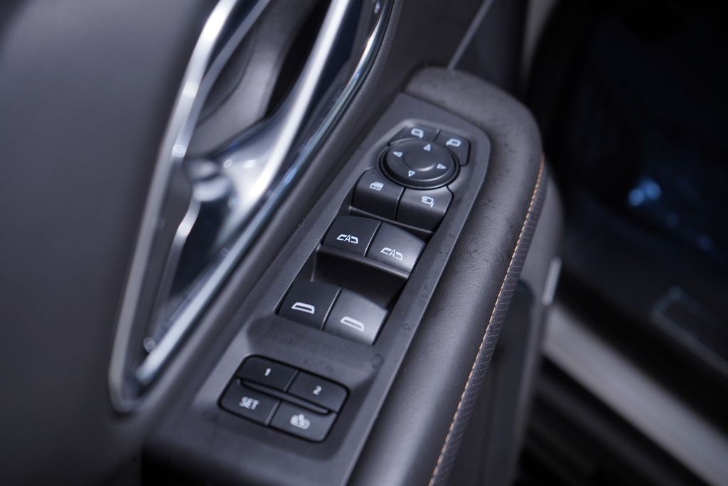 Thumbnail: 2024 GMC Yukon - 17