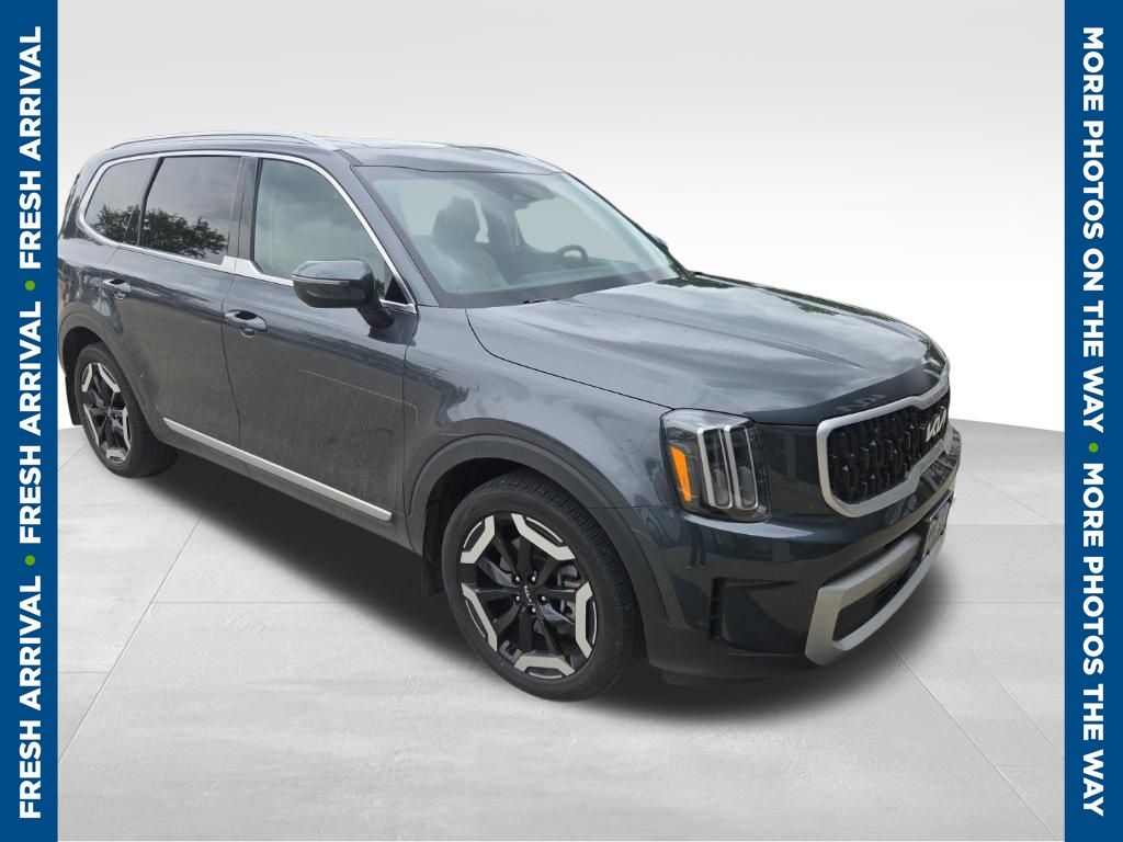  2023 Kia Telluride EX FWD   