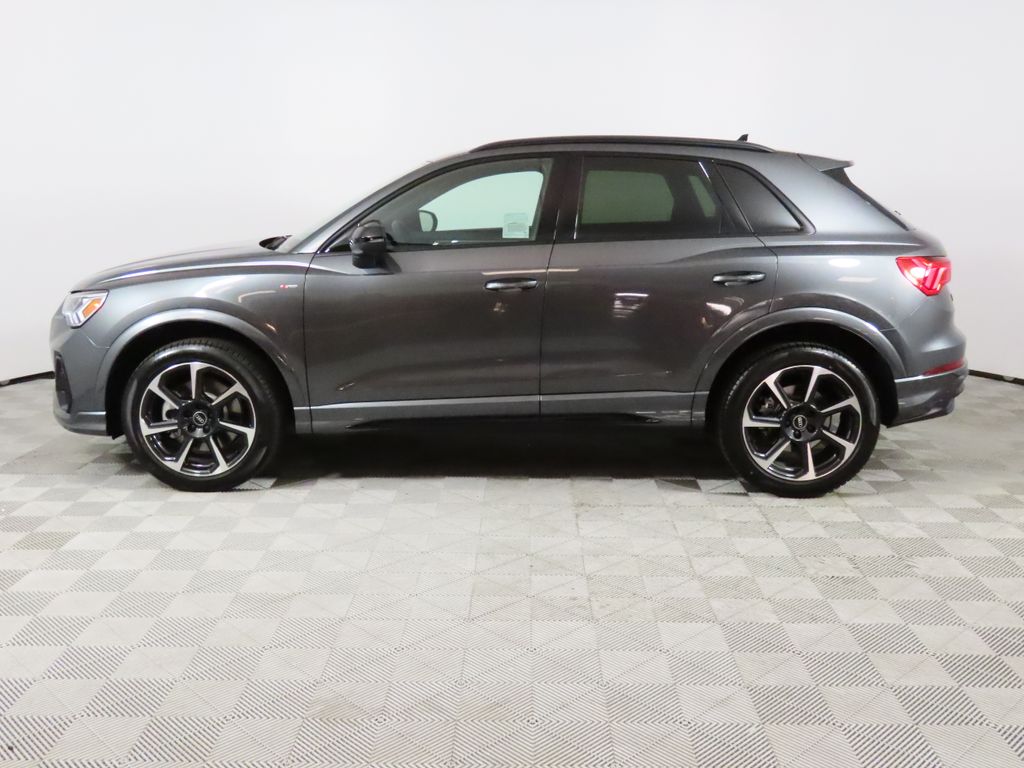 Thumbnail: 2025 Audi Q3 - 2