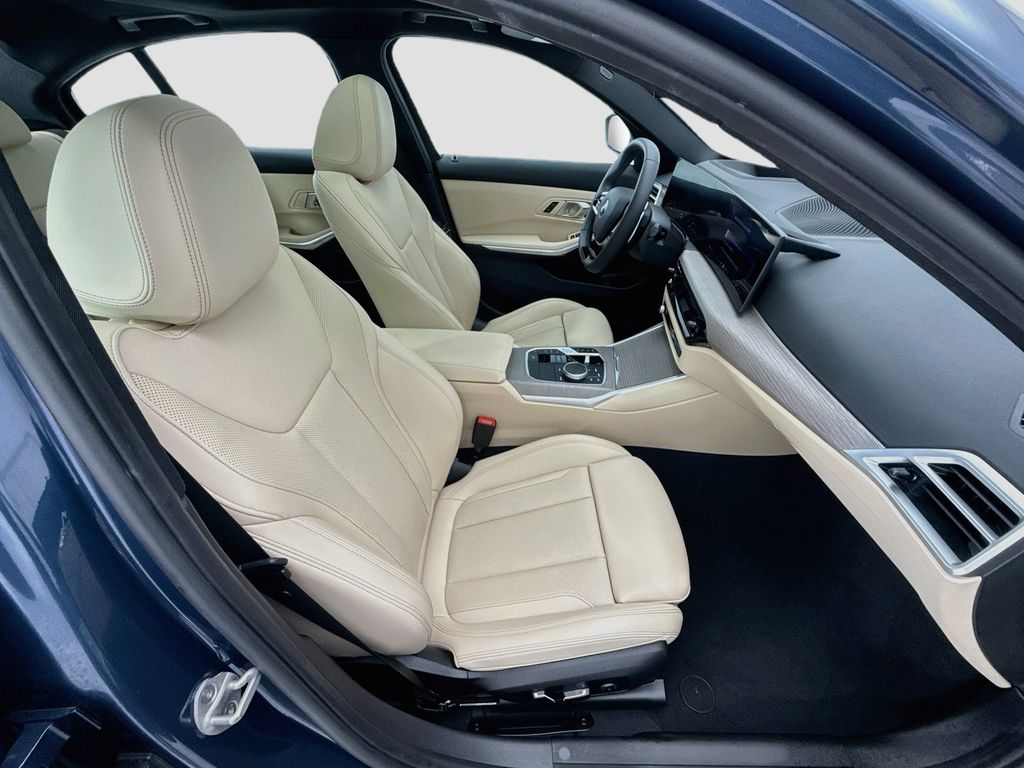 Thumbnail: 2025 BMW 3 Series - 19