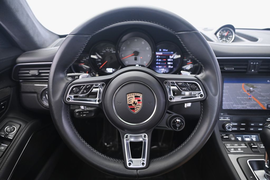 Thumbnail: 2017 Porsche 911 - 31