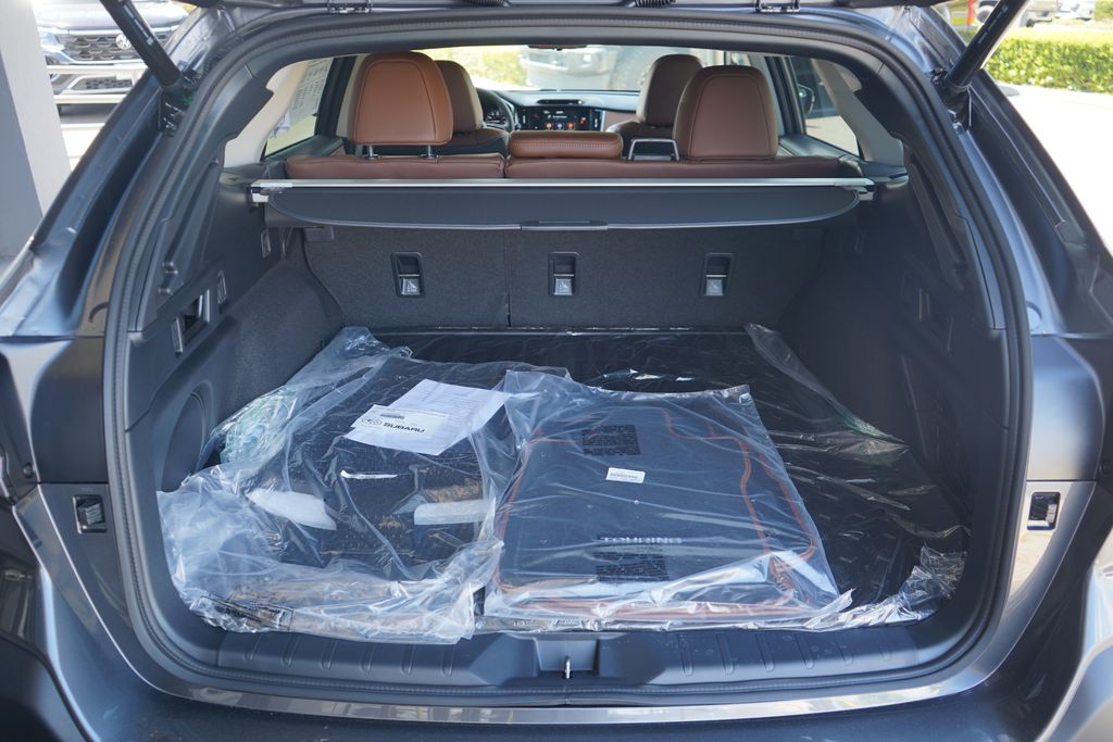 2025 Subaru Outback Touring 11
