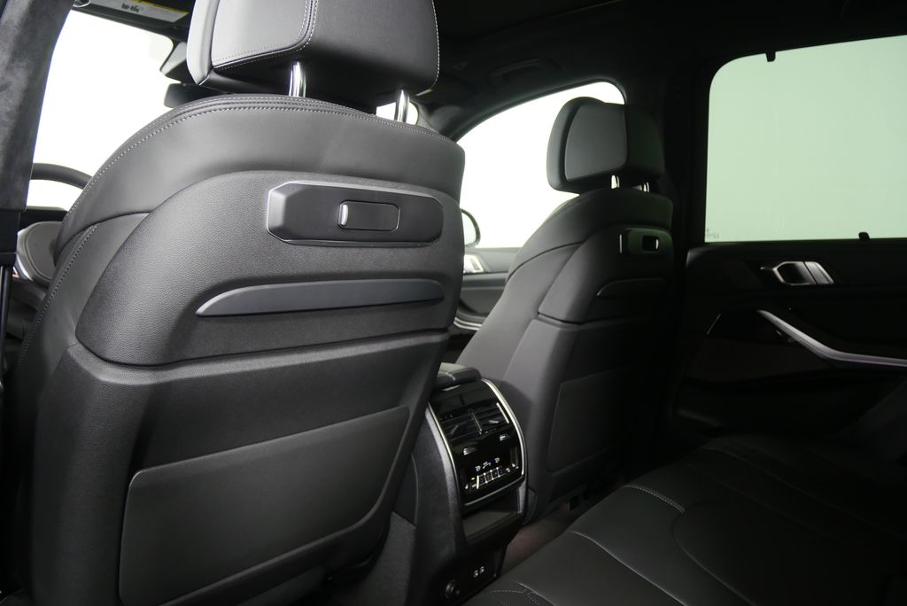 Thumbnail: 2026 BMW X5 - 16