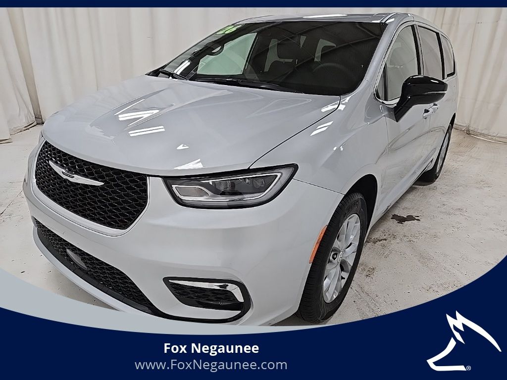 Silver Mist Clearcoat 2026 Chrysler Pacifica Select AWD Minivan All-Wheel Drive 9-Speed Automatic