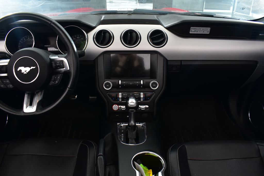 2016 Ford Mustang  25