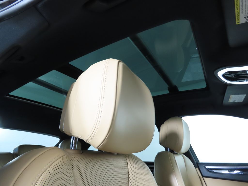 2017 Porsche Macan Base 18