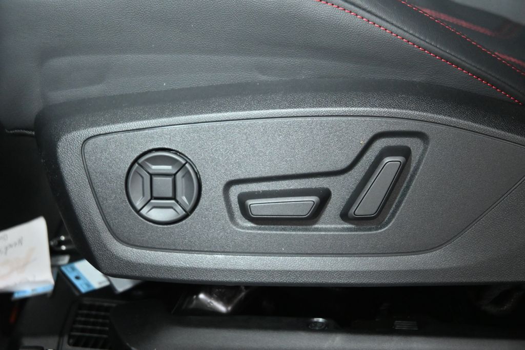 Thumbnail: 2025 Audi Q3 - 26