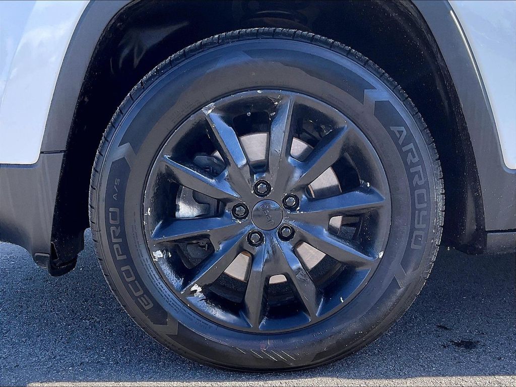 2014 Jeep Cherokee — photo 22