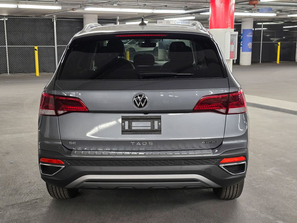 2024 Volkswagen Taos 1.5T SE 11