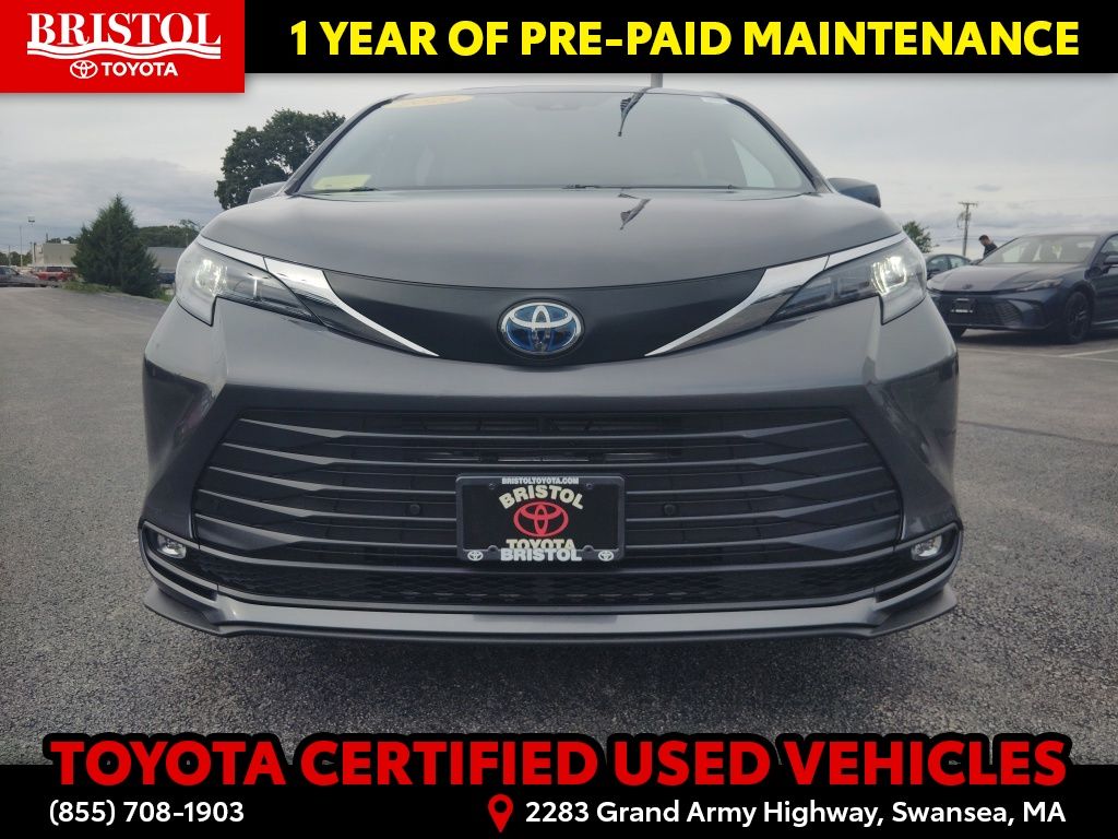Used 2025 Toyota Sienna Van