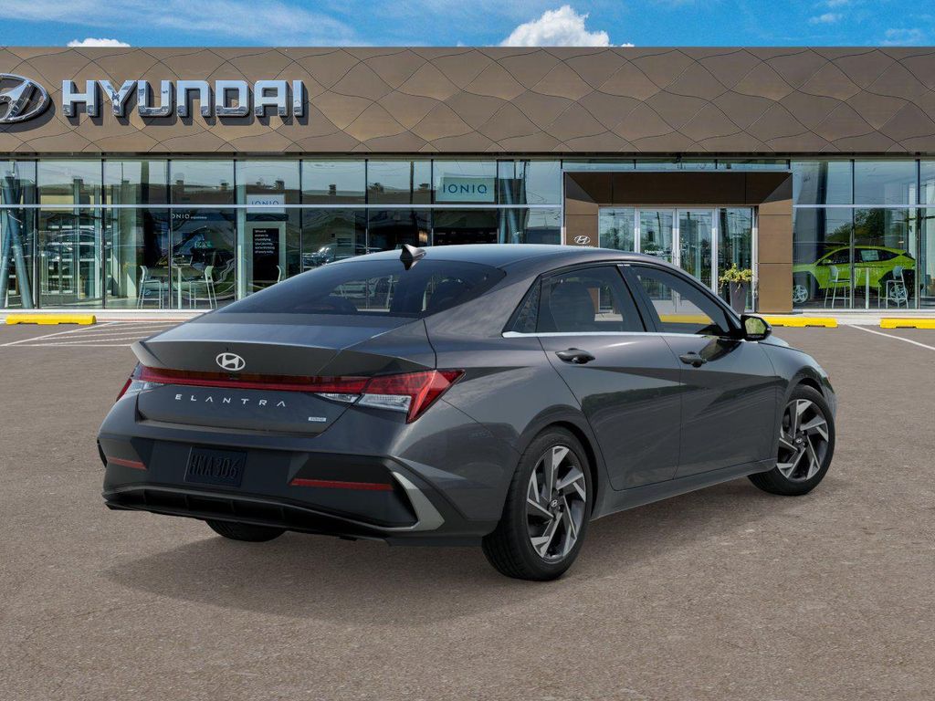 Thumbnail: 2025 Hyundai Elantra - 4