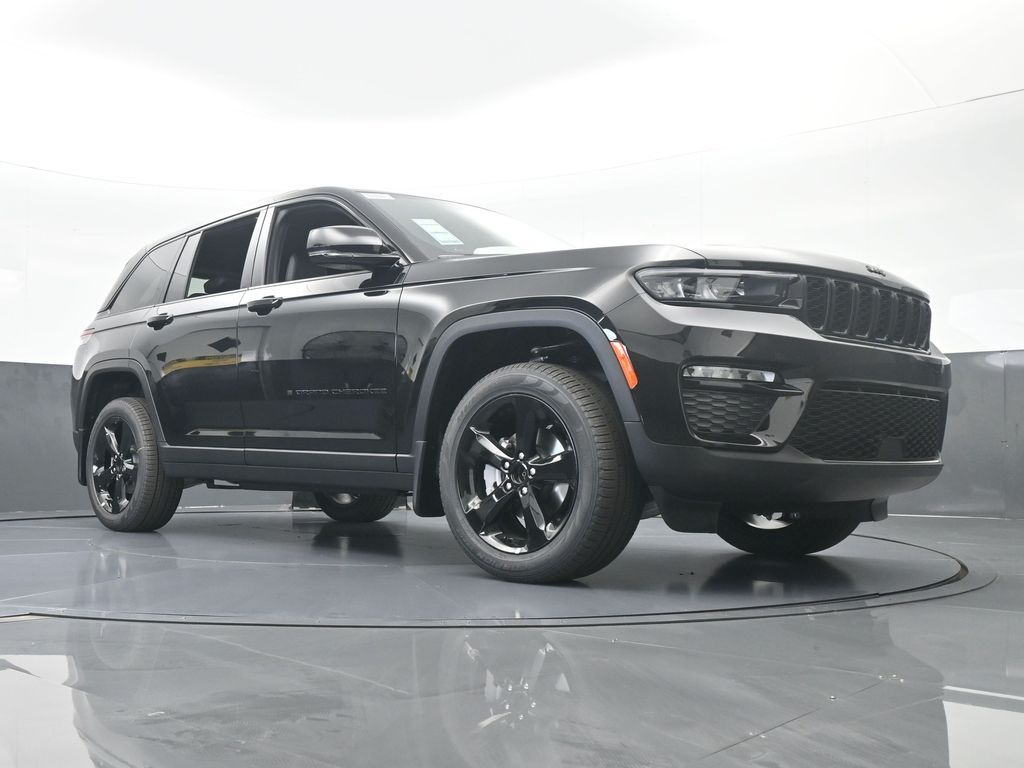 New 2025 Diamond Black Crystal Pearlcoat Jeep Limited image 59