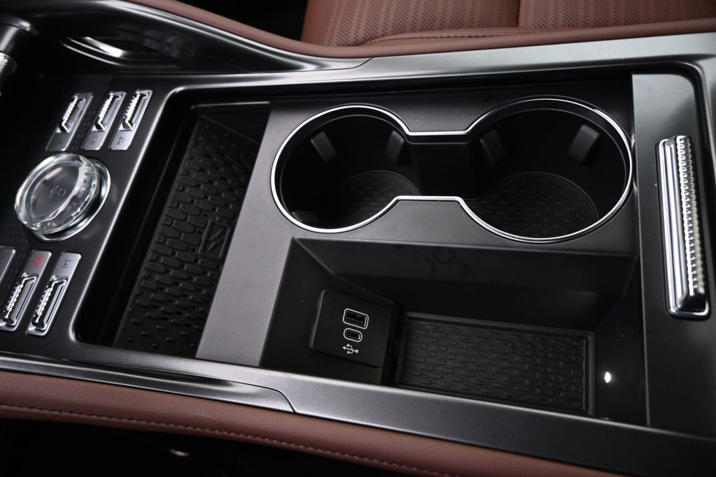 New 2026 White Lincoln Reserve image 29