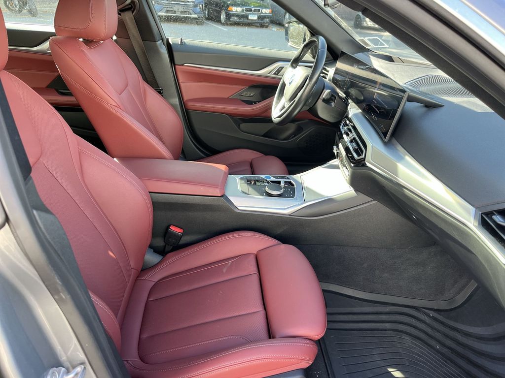 Thumbnail: 2024 BMW i4 - 24