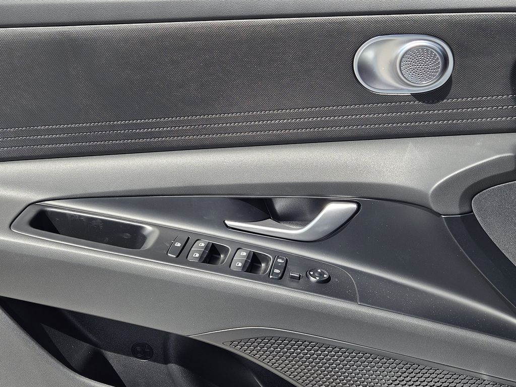 2026 Hyundai Elantra Hybrid