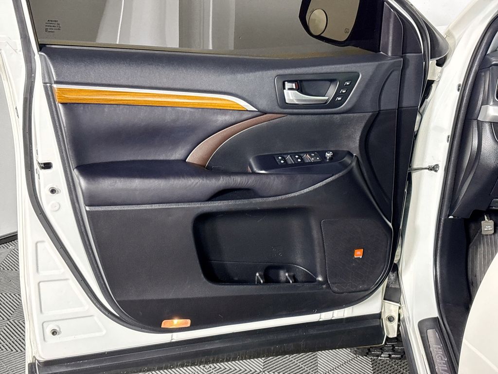 2019 Toyota Highlander Limited Platinum
