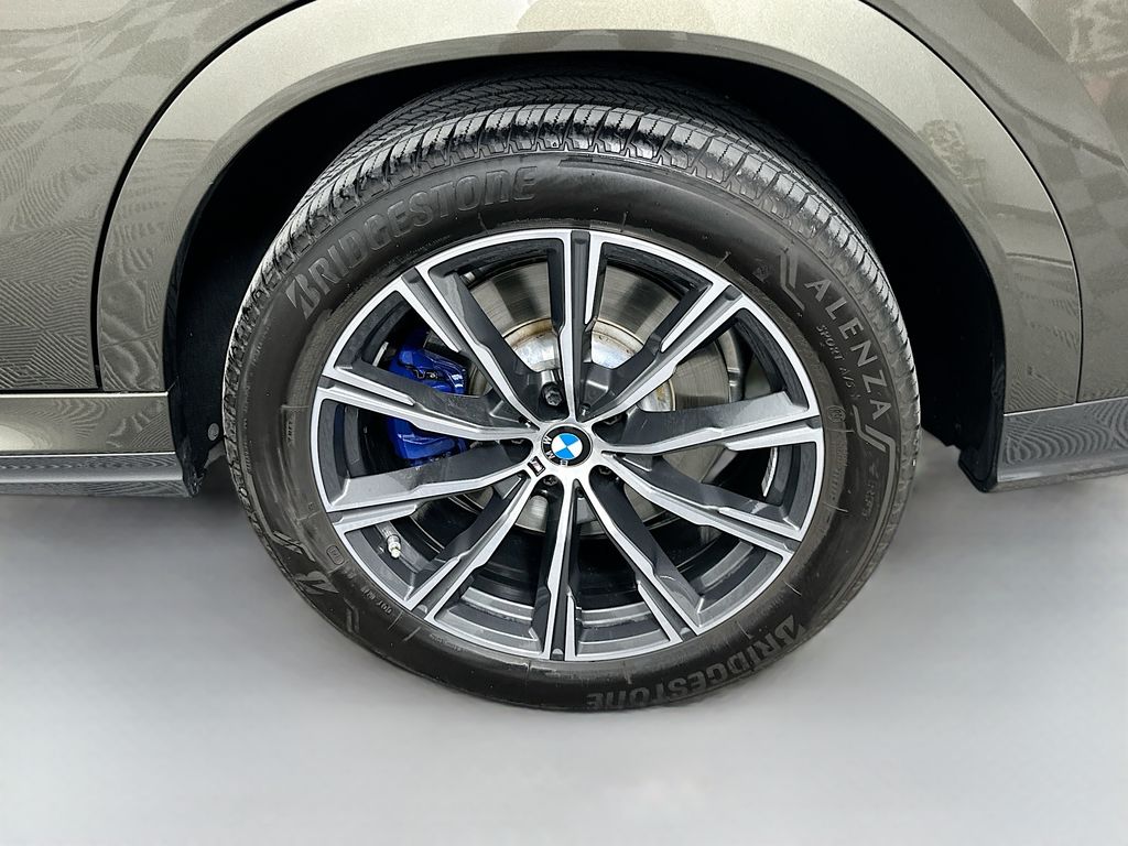 Thumbnail: 2021 BMW X6 - 32