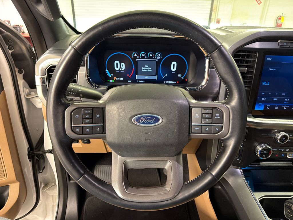 2021 Oxford White Ford F-150 Lariat 4X4 Truck