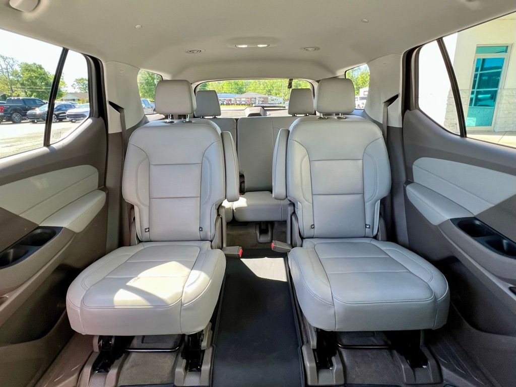 2021 Chevrolet Traverse LT Leather photo