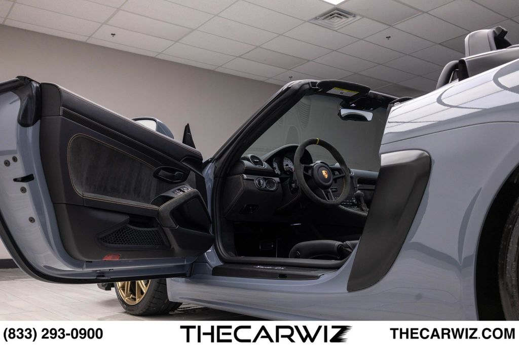 2024 Porsche 718 Spyder RS - Photo 32
