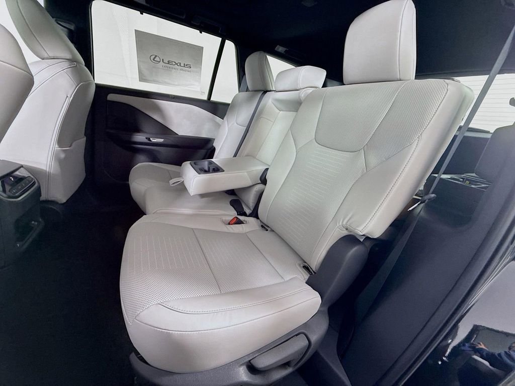 Thumbnail: 2026 Lexus TX - 17