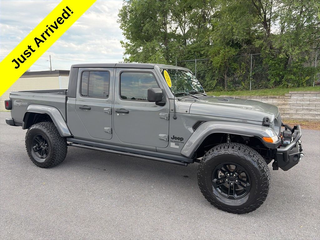 Sting-Gray Clearcoat 2020 Jeep Gladiator Pickup Truck Four-Wheel Drive 8-Speed Automatic