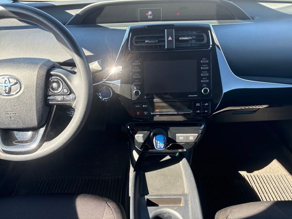 2022 Magnetic Gray Metallic Toyota Prius L FWD Hatchback