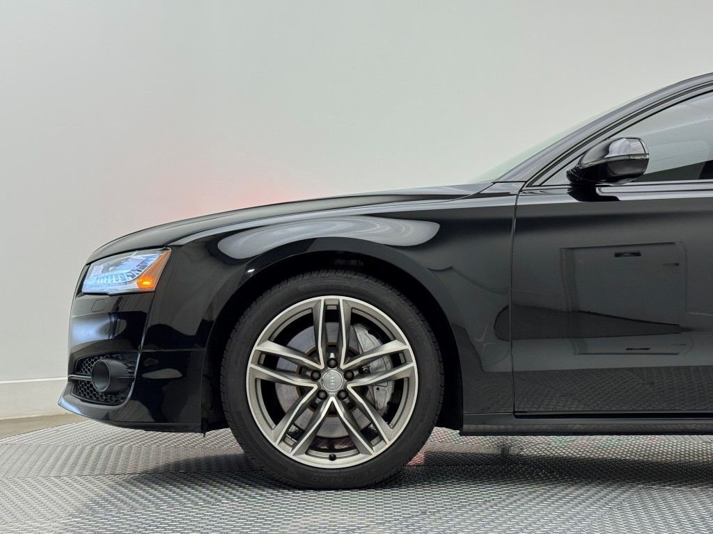 Thumbnail: 2017 Audi A8 - 8