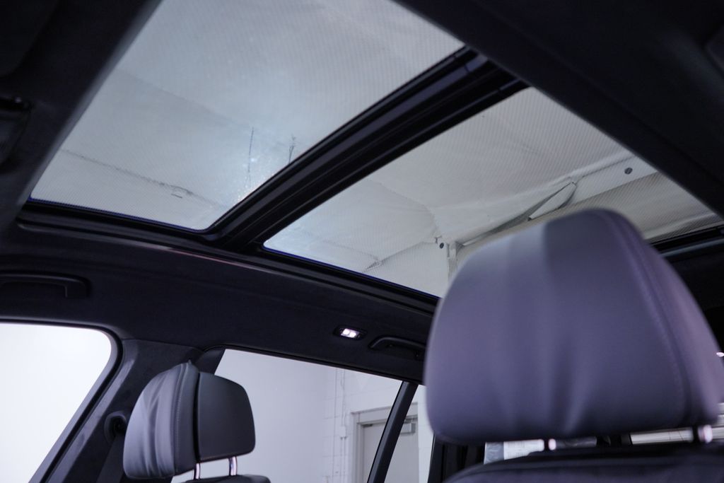 Thumbnail: 2027 BMW X7 - 9