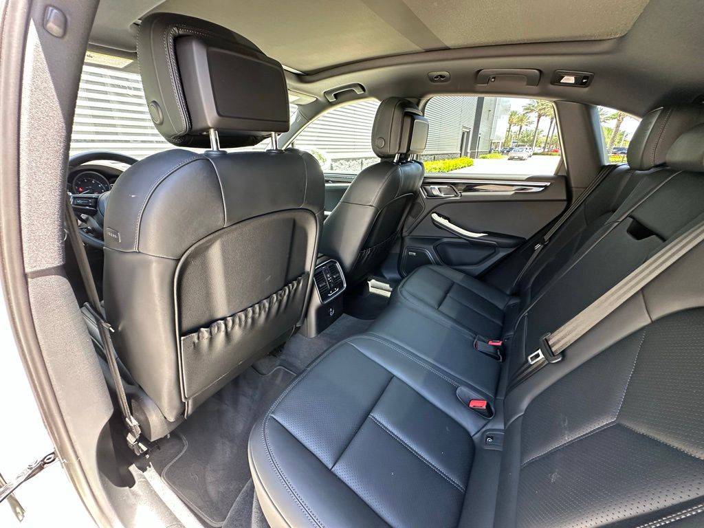 2024 Porsche Macan  32