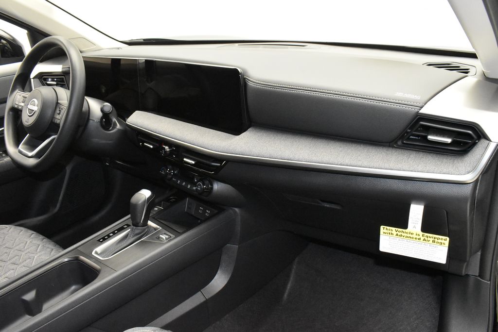 Thumbnail: 2026 Nissan Kicks - 25