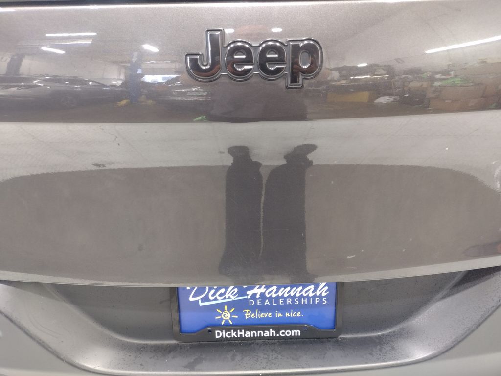 2017 Jeep Cherokee Sport
