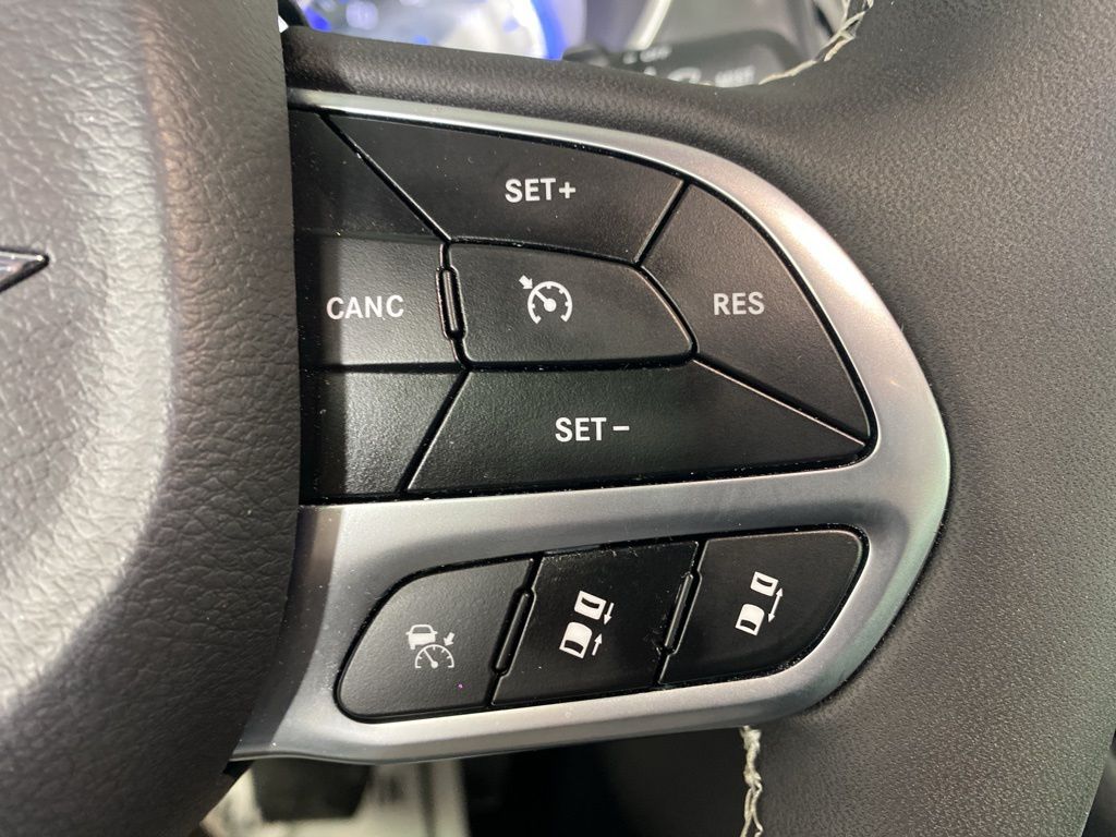 Used 2026 White Chrysler Select image 8