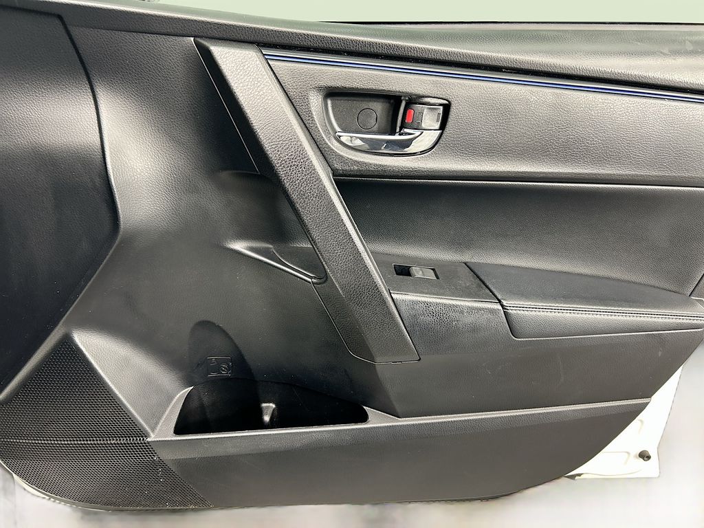 Thumbnail: 2019 Toyota Corolla - 23