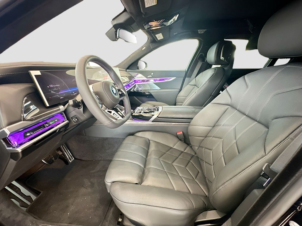 New 2026 Black BMW M70 image 20