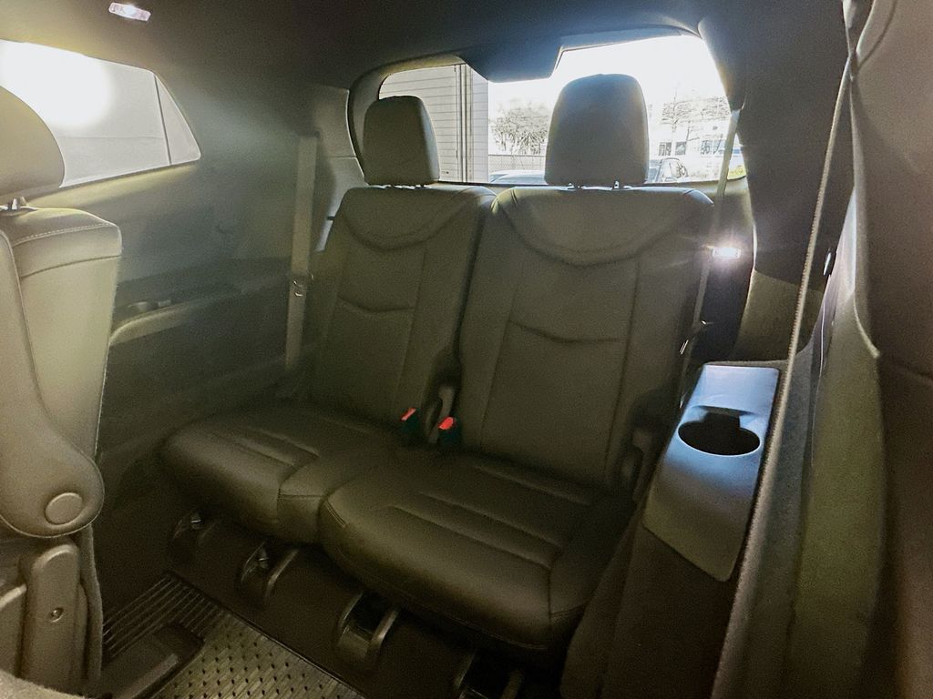 Thumbnail: 2022 Cadillac XT6 - 27