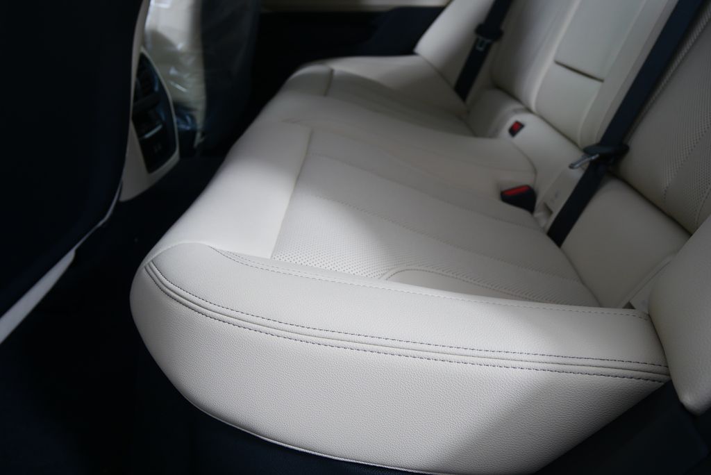 2025 BMW i4 eDrive40 14